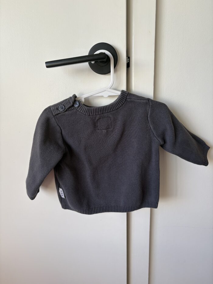 Hux Baby pullover knit - Image 2