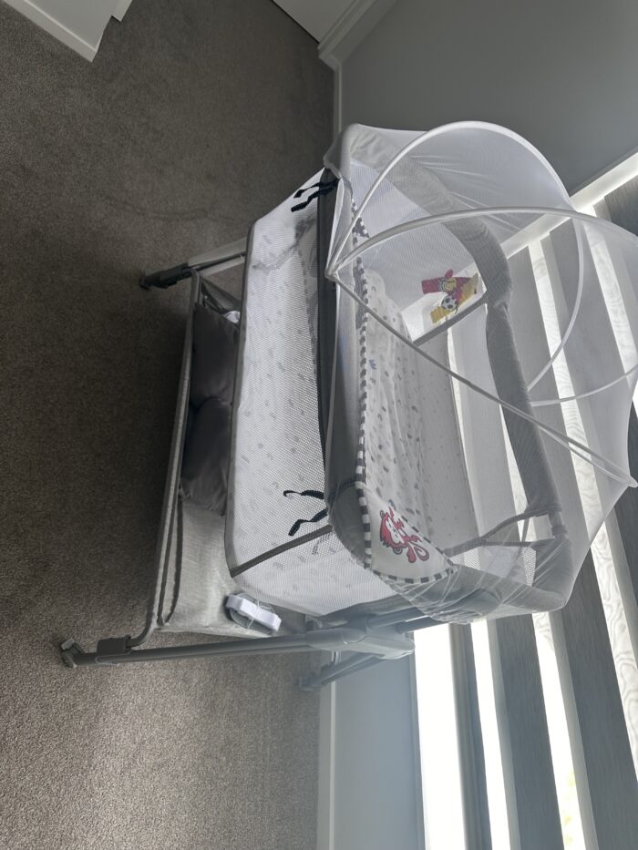Baby basinet from baby factory - Image 2